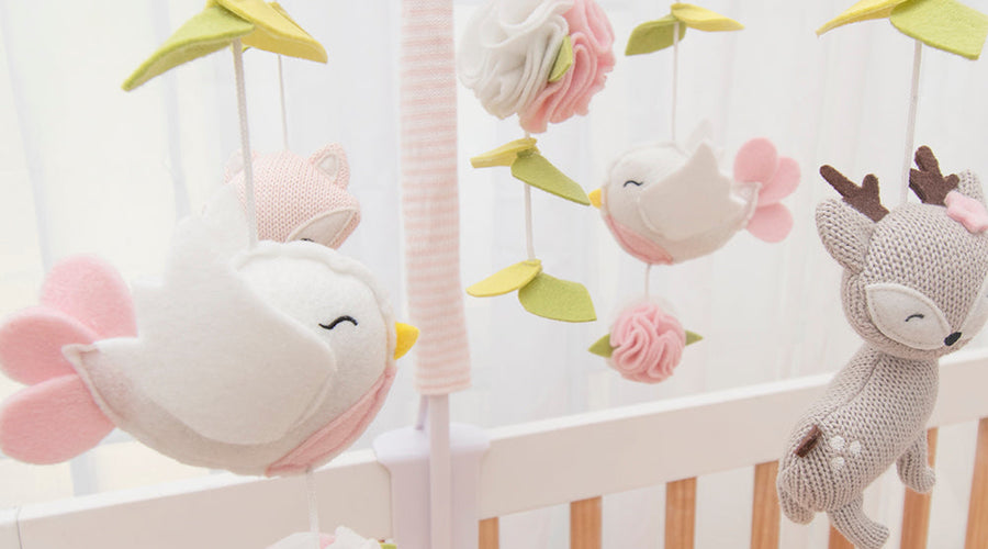 How to Choose a Musical Nursery Mobile as a Gift