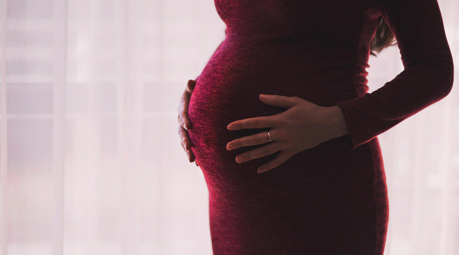 8 Lovely Maternity Photoshoot Ideas You Can Do at Home